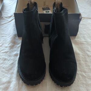 Universal Thread Black Ankle Boots